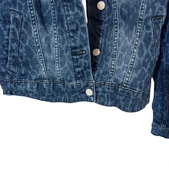 LuLaRoe Harvey Jean Jacket size XS denim star printed animal print coat - Picture 6 of 6